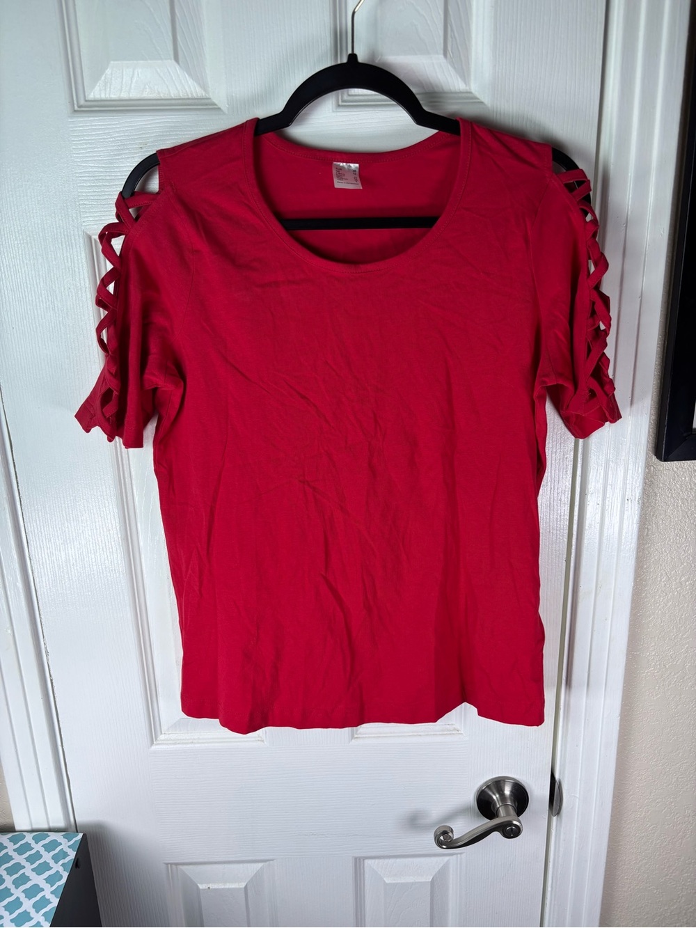 VENUS NWOT Women’s Red Short Sleeve Top with Lattice Sleeve Detail size 6